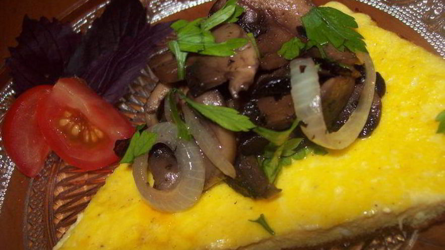 Рецепт сметанного омлета с грибами