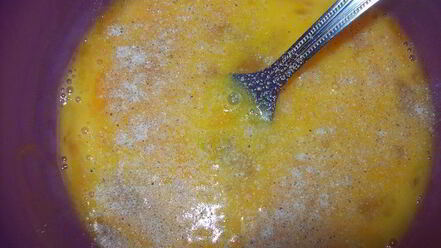 Рецепт сметанного омлета с грибами