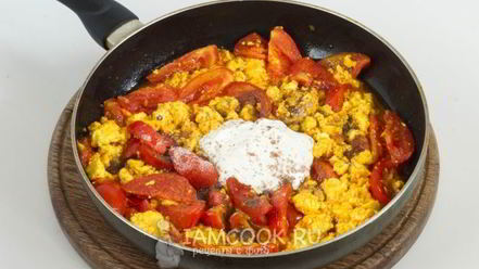 Рецепт вегетарианского омлета с адыгейским сыром