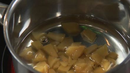 Рецепт деревенского паштета с маринованным виноградом и персиками