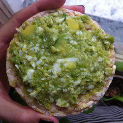 Рецепт Диетического паштета с авокадо и яйцом