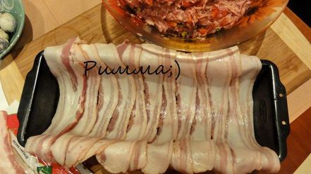 Рецепт мясного паштета с вялеными томатами, перепелиными яйцами и фисташками