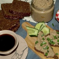 Рецепт Паштета из куриной печени и зеленого горошка