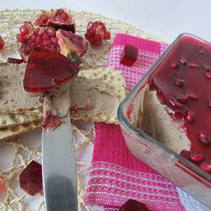 Рецепт Паштета из куриной печени с коньяком и гранатовым желе