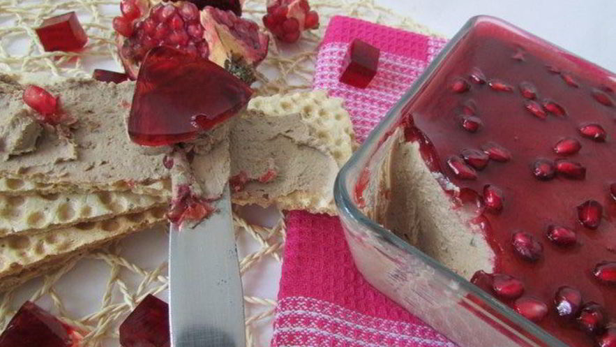 Рецепт паштета из куриной печени с коньяком и гранатовым желе
