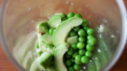 Рецепт паштета из зеленого горошка и авокадо с мятой