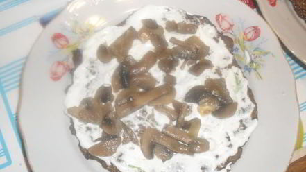 Рецепт печеночного торта с грибами