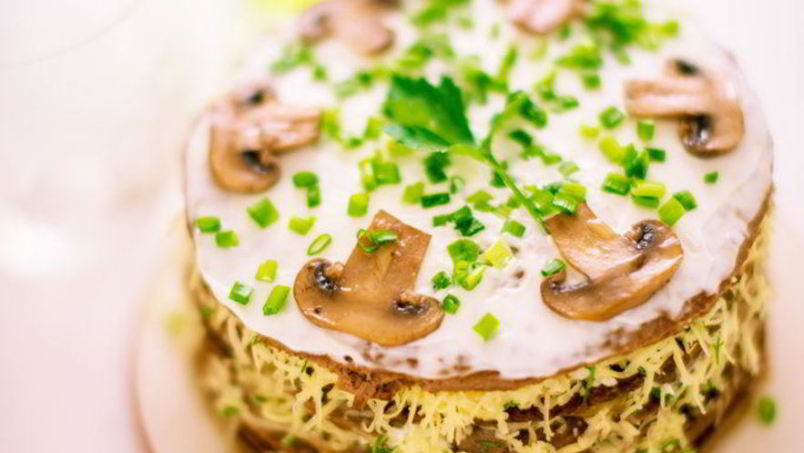 Рецепт печеночного торта с шампиньонами