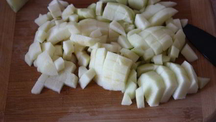 Рецепт блинных роллов с яблоками под безе