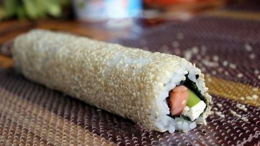 Рецепт домашних роллов с красной рыбой и авокадо