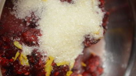 Рецепт малинова-лимонных роллы к утреннему кофе