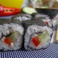 Постные роллы с огурцом