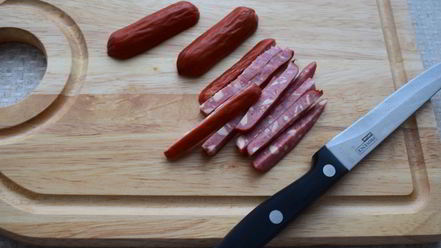 Рецепт ролла с копчеными колбасками кабаноси