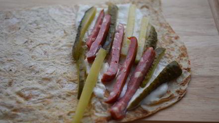 Рецепт ролла с копчеными колбасками кабаноси