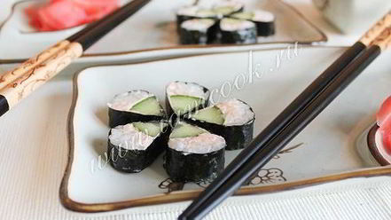Рецепт ролла цветок с огурцом и лососевым маслом