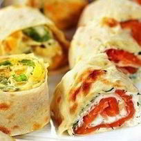 Роллы из лаваша с красной рыбой и ветчиной