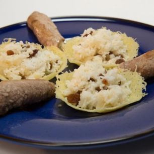 Рецепт Роллов из свинины и рис в сырной корзиночке