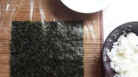 Рецепт роллов с крабовым мясом и семгой