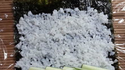 Рецепт роллов с крабовым мясом и семгой