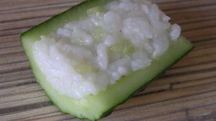 Рецепт роллов с креветками в огурцах