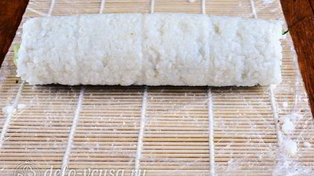 Рецепт роллов с огурцом, курицей и тофу