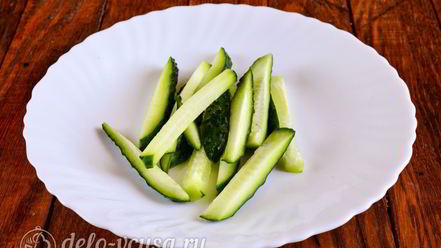 Рецепт роллов с огурцом, курицей и тофу