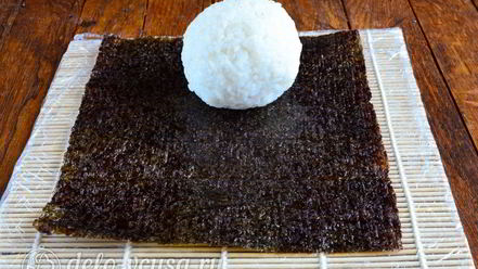 Рецепт роллов с огурцом, курицей и тофу