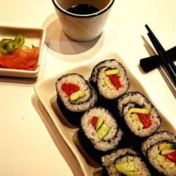 Рецепт Роллов с рыбой и авокадо