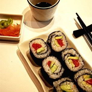 Рецепт Роллов с рыбой и авокадо