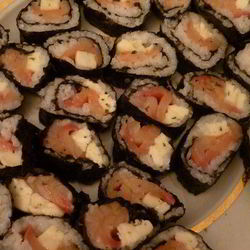 Рецепт Роллов с семгой и моцареллой