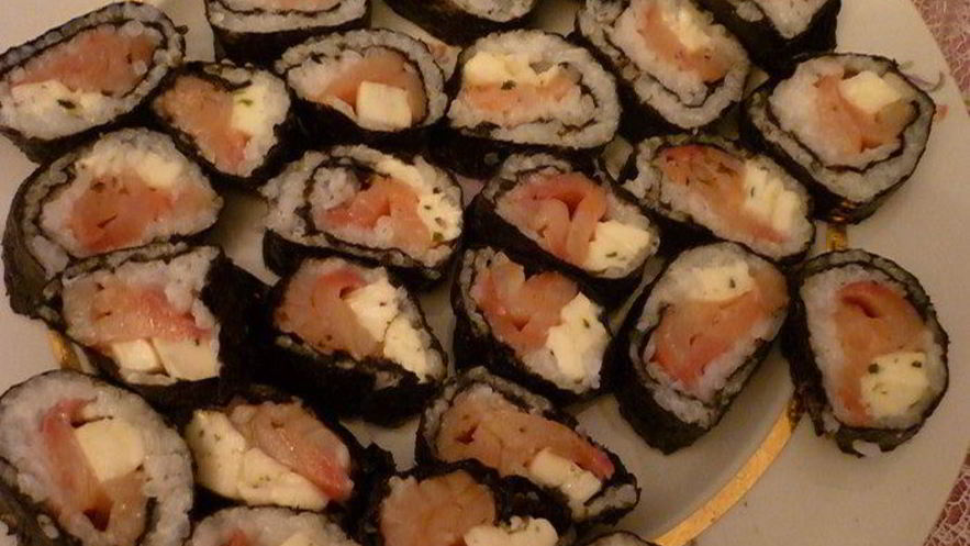 Рецепт роллов с семгой и моцареллой