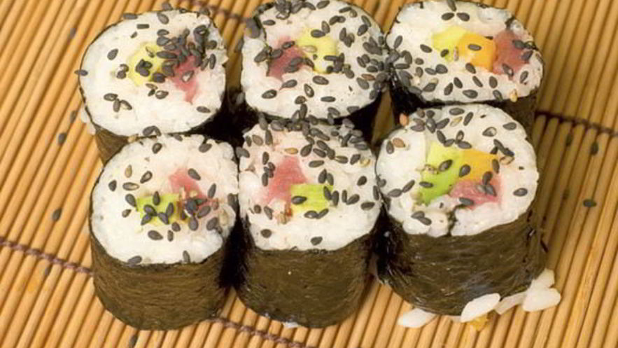 Рецепт роллов с тунцом и овощами