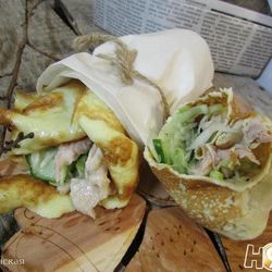 Рецепт Роллов с яичных блинчиков с курицей и салатом