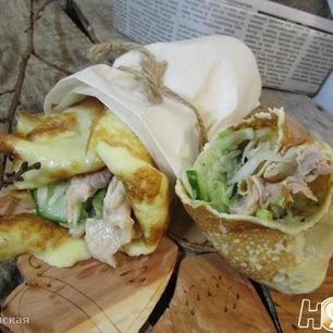 Рецепт Роллов с яичных блинчиков с курицей и салатом
