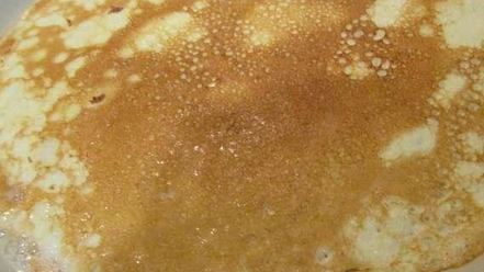 Рецепт роллов с яичных блинчиков с курицей и салатом