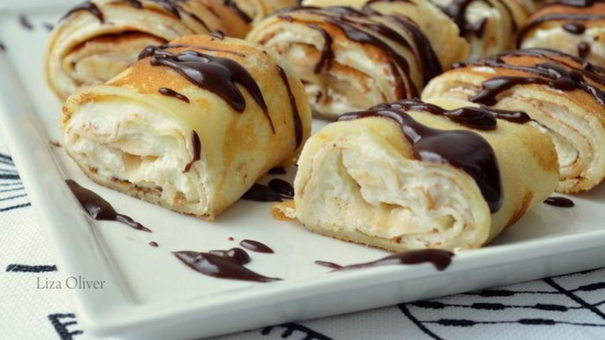 Рецепт сладких роллов из рисовых блинчиков с бананово-творожным кремом и шоколадным соусом