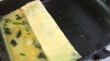 Рецепт яичного ролла на завтрак