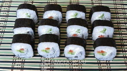 Рецепт запеченных роллов с лососем