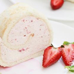 Рецепт Бисквитного рулета с клубникой