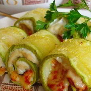 Рецепт Кабачковых рулетиков с сыром и курицей