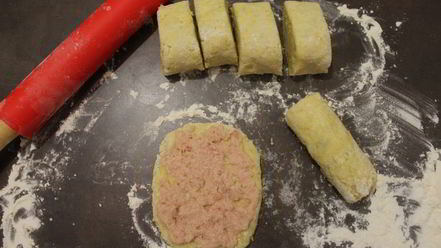 Рецепт картофельных рулетиков с куриным фаршем