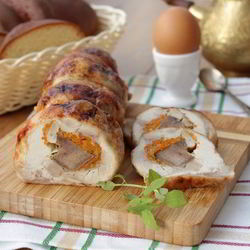 Рецепт Куриного рулета с корейской морковью и языком