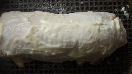 Рецепт куриного рулета с орехами и базиликом