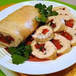 Рецепт Куриного рулета с желатином в пищевой пленке