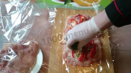 Рецепт куриного рулета с желатином в пищевой пленке