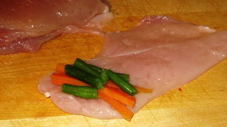 Рецепт куриных рулетиков с овощами