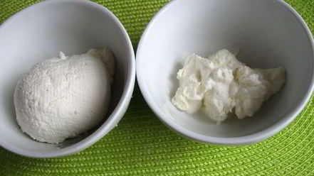 Рецепт куриных рулетиков с сырным соусом