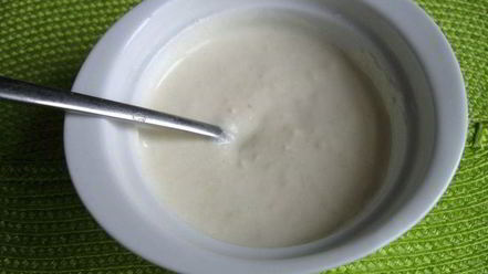 Рецепт куриных рулетиков с сырным соусом