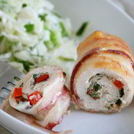 Рецепт Куриных рулетиков в беконе