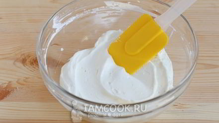 Рецепт меренгового рулета с малиной